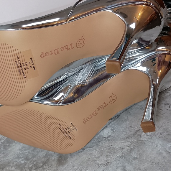 The Drop Womens Size 9.5 Pointed toe Tall Heeled Boots Mirror Silver - Picture 8 of 9